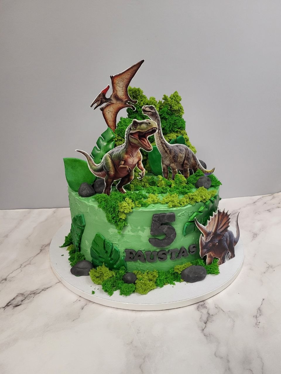 Vaikiškas dinozaurų tortas